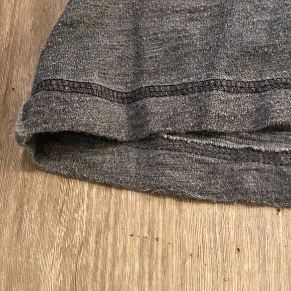 GUESS V Neck Long Sleeve Black and Gray Shirt Men's Size Large - Picture 7 of 8